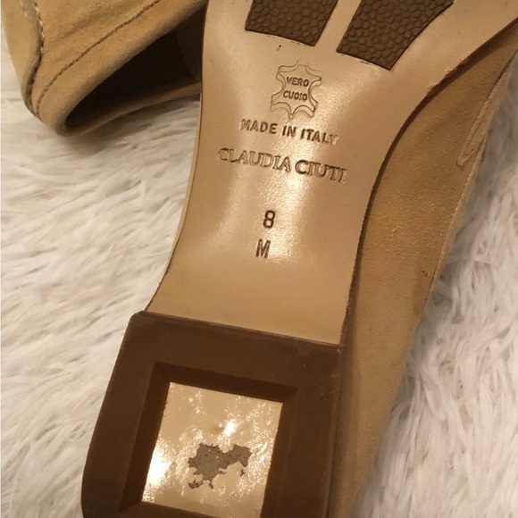 Sz 8 Claudia Ciuti Suede Flats New Cream Color - Picture 5 of 8